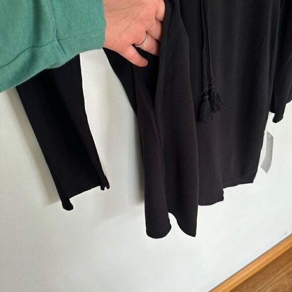 La Blanca Beachcomber Basics Lace Up V-Neck Tunic Swim Coverup in Black - Picture 10 of 12